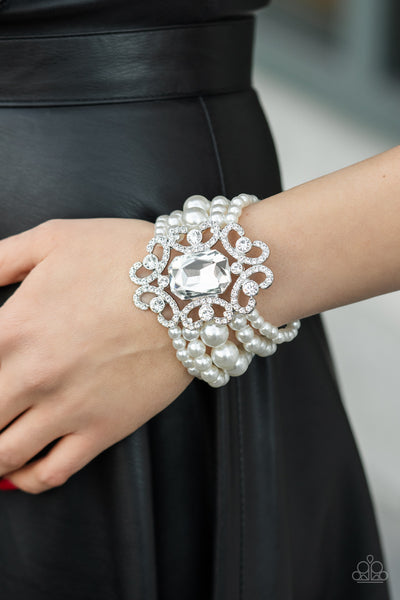 Paparazzi Accessories Rule The Room - White