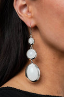 Paparazzi Accessories Retro Reality - White